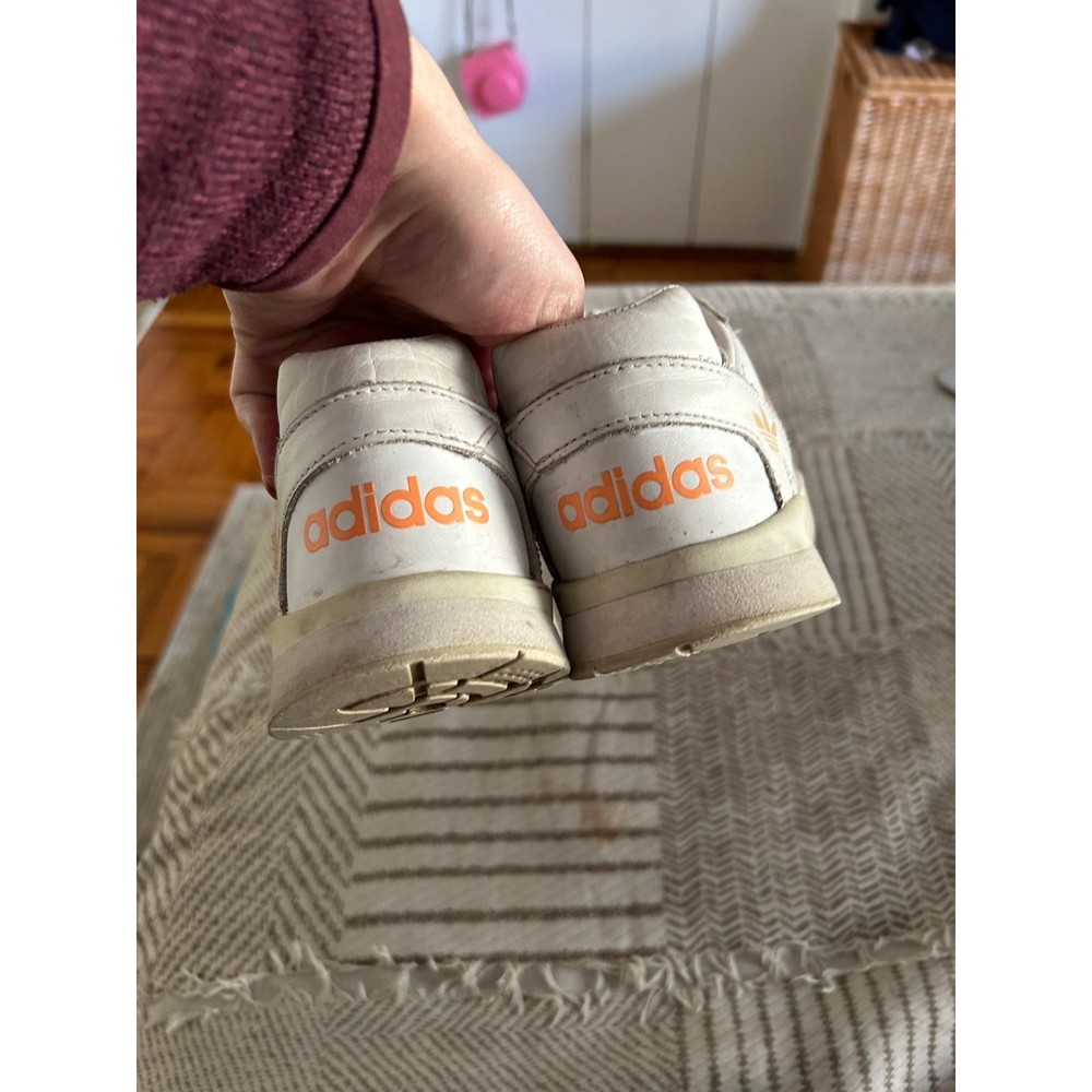Adidas AR Trainer in Cloud White and Glow Pink - Picture 4 of 6
